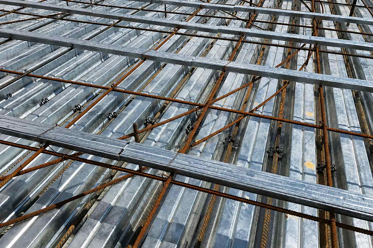 Профлист для монолитных работ в Московской области